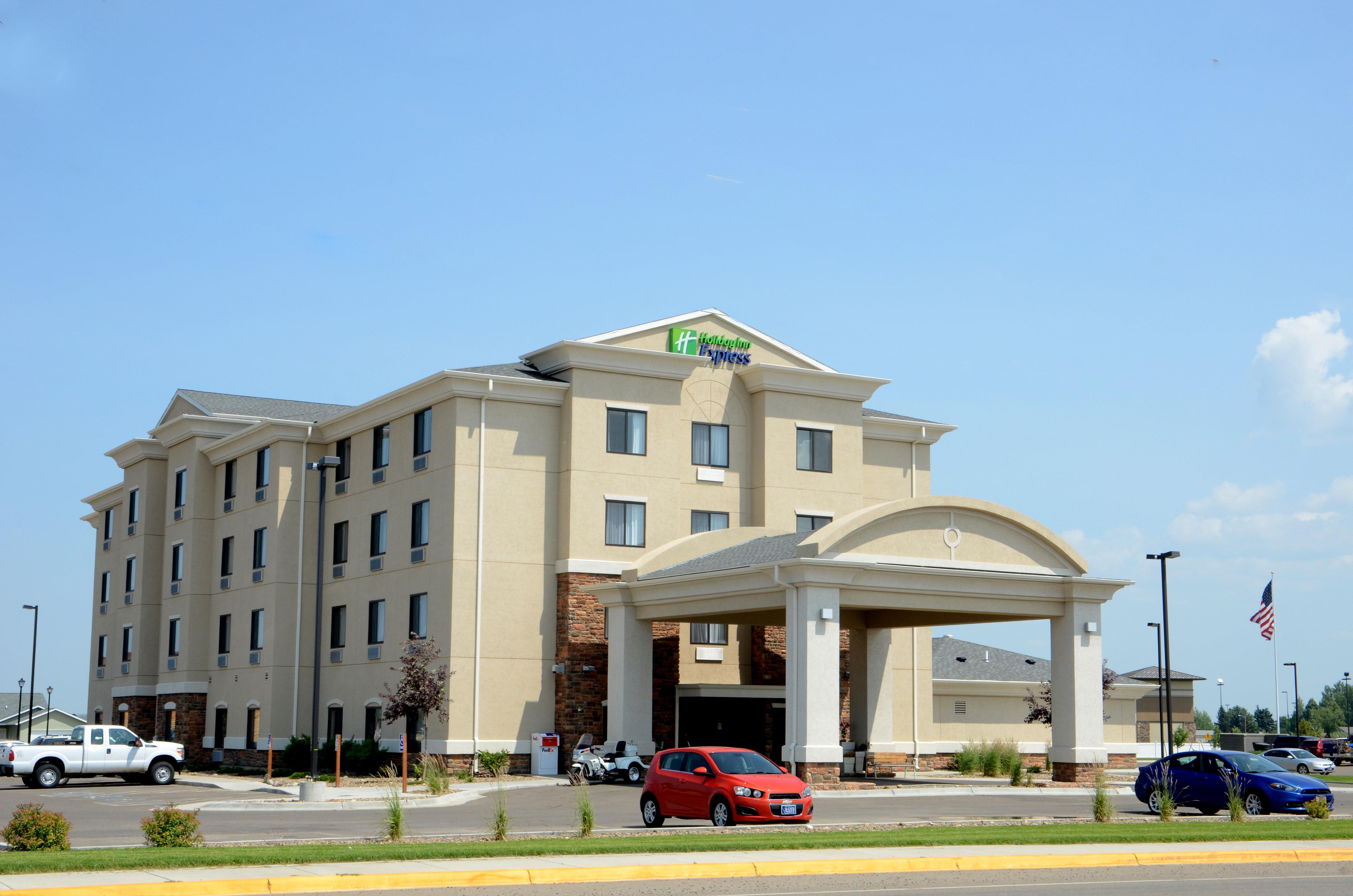Holiday Inn Express & Suites Sidney By Ihg Exterior photo