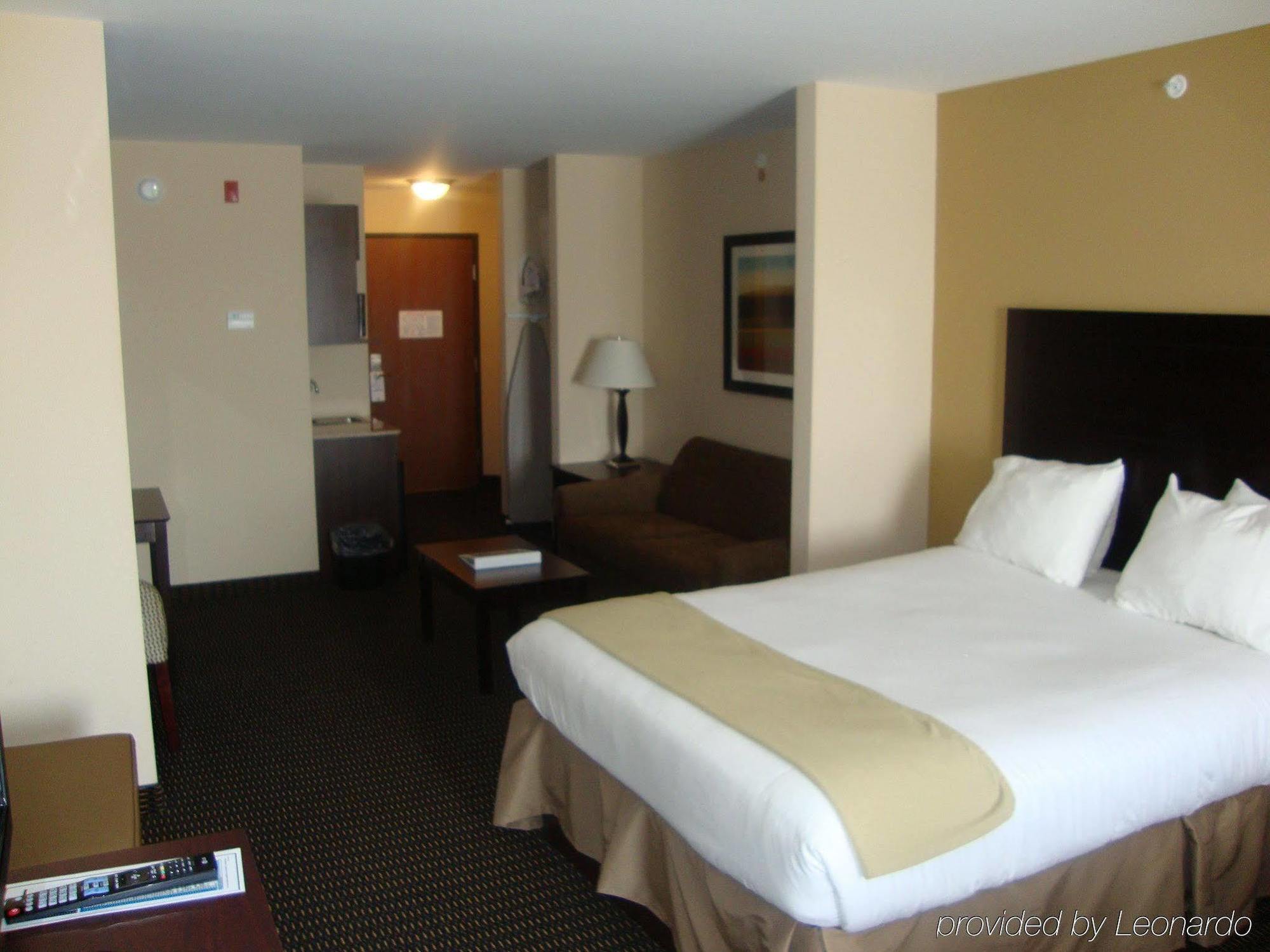 Holiday Inn Express & Suites Sidney By Ihg Exterior photo